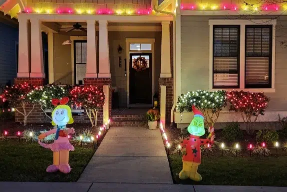 Which Holiday Lighting Colors and Designs Are Trending in 2025? - Outdoor Landscape Lighting Installations and Designs by Elite Lighting Designs